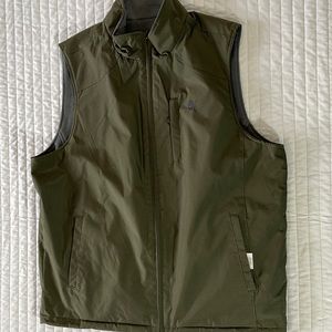 Izod LG Men’s Reversible Vest